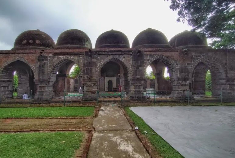 Zafar Khan Ghazi Mosque And Dargah, Hooghly, West Bengal - Vushii.com Zafar Khan Ghazi Mosque And Dargah, Hooghly, West Bengal - Vushii.com